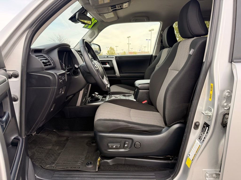 Used 2024 Toyota 4Runner SR5 AWD/4WD image 12