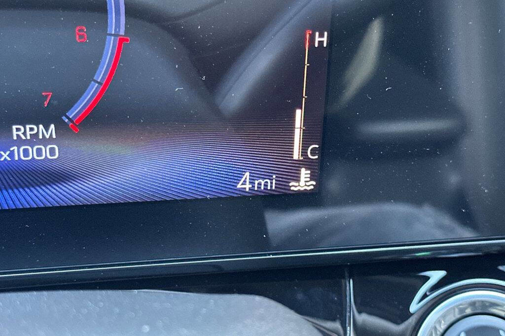 New 2026 Chevrolet Trax RS w/ Sunroof Package image 28