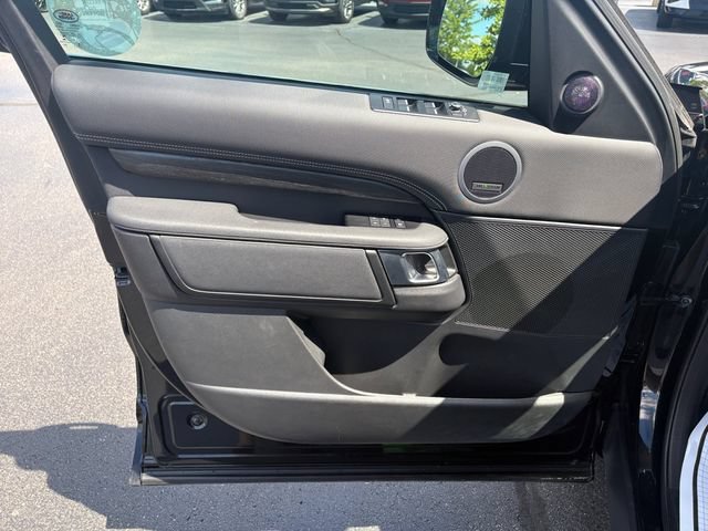 Used 2021 Land Rover Discovery S R-Dynamic AWD/4WD image 19