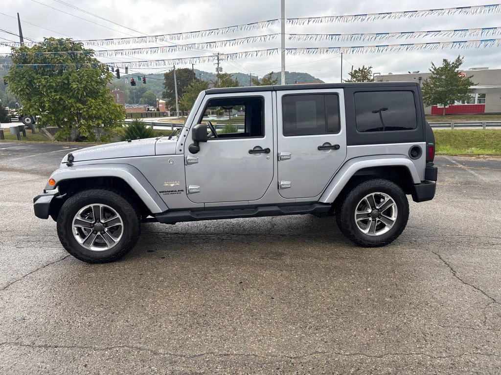 Used 2015 Jeep Wrangler Unlimited Sahara AWD/4WD image 2