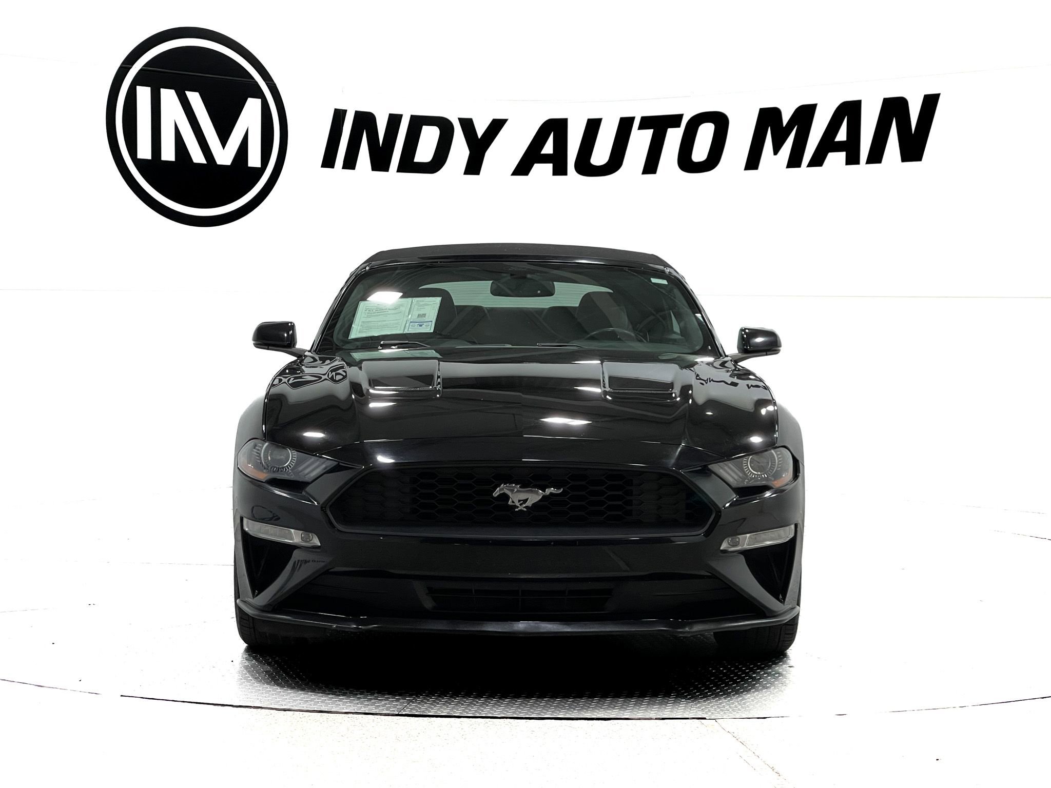 Used 2019 Ford Mustang Premium RWD image 9