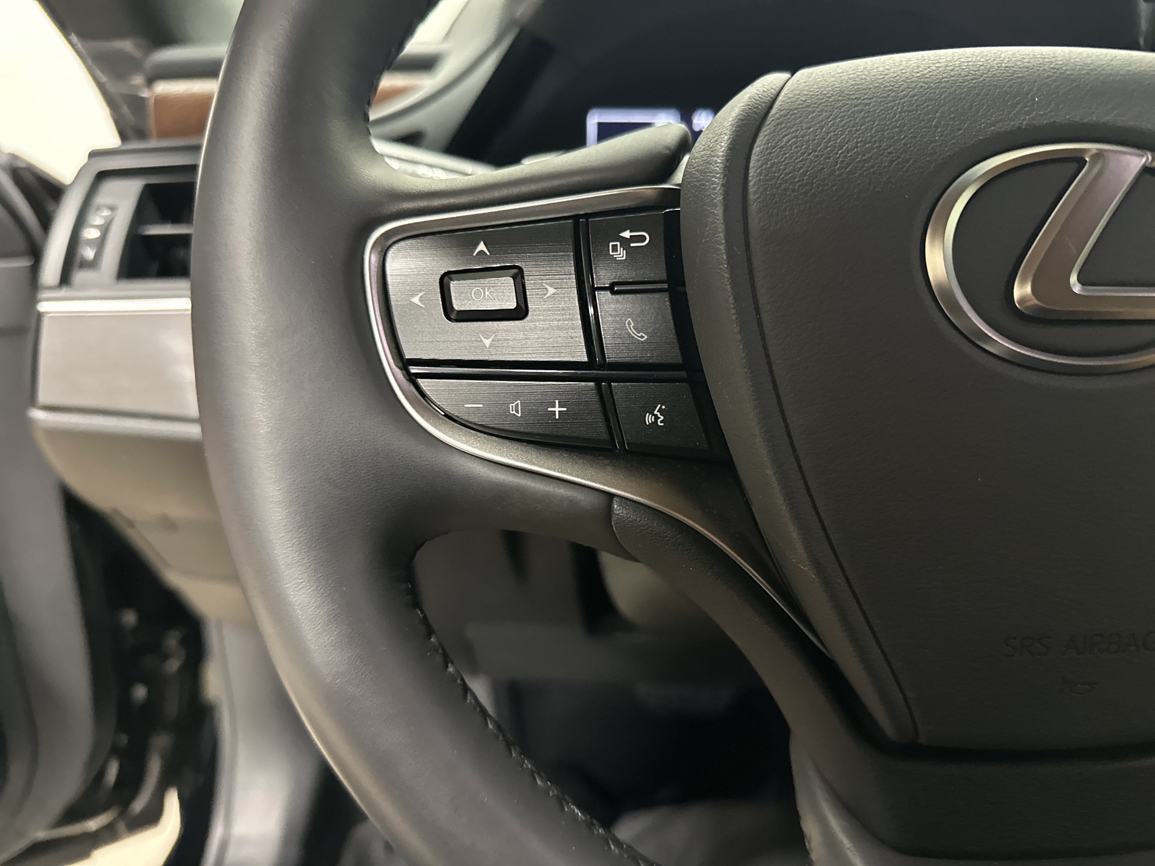 Certified 2025 Lexus ES 350 w/ Premium Package FWD image 19