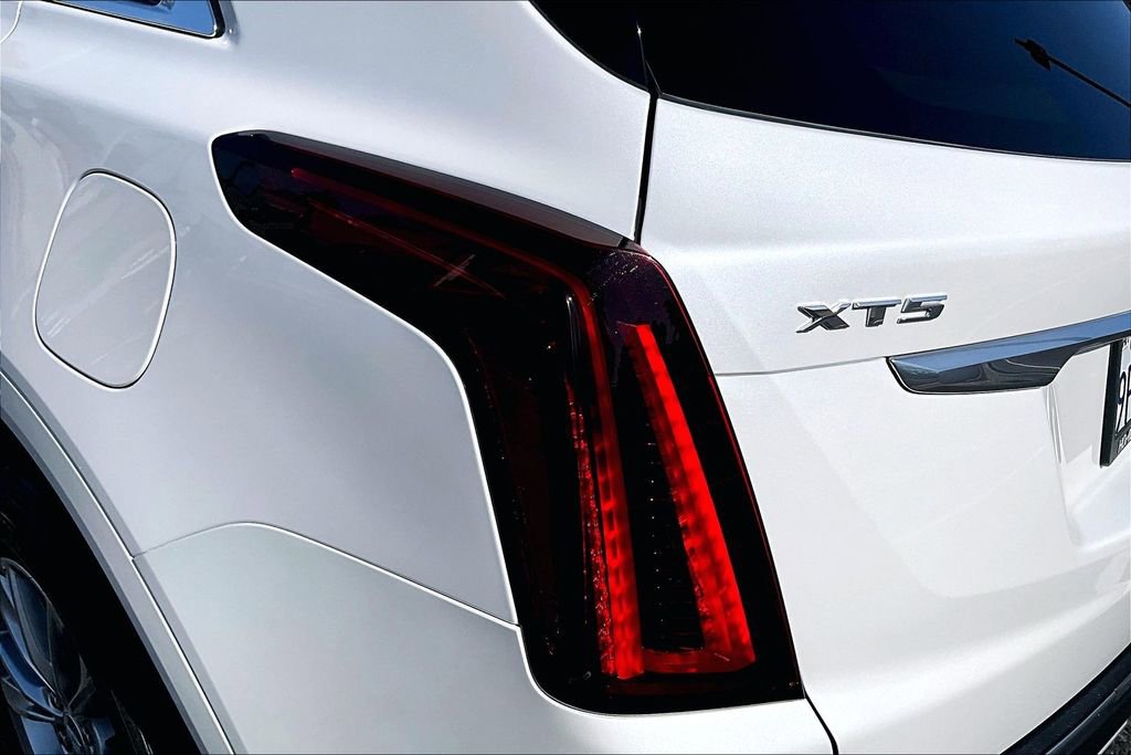 Used 2023 Cadillac XT5 Premium Luxury w/ Technology Package FWD image 27