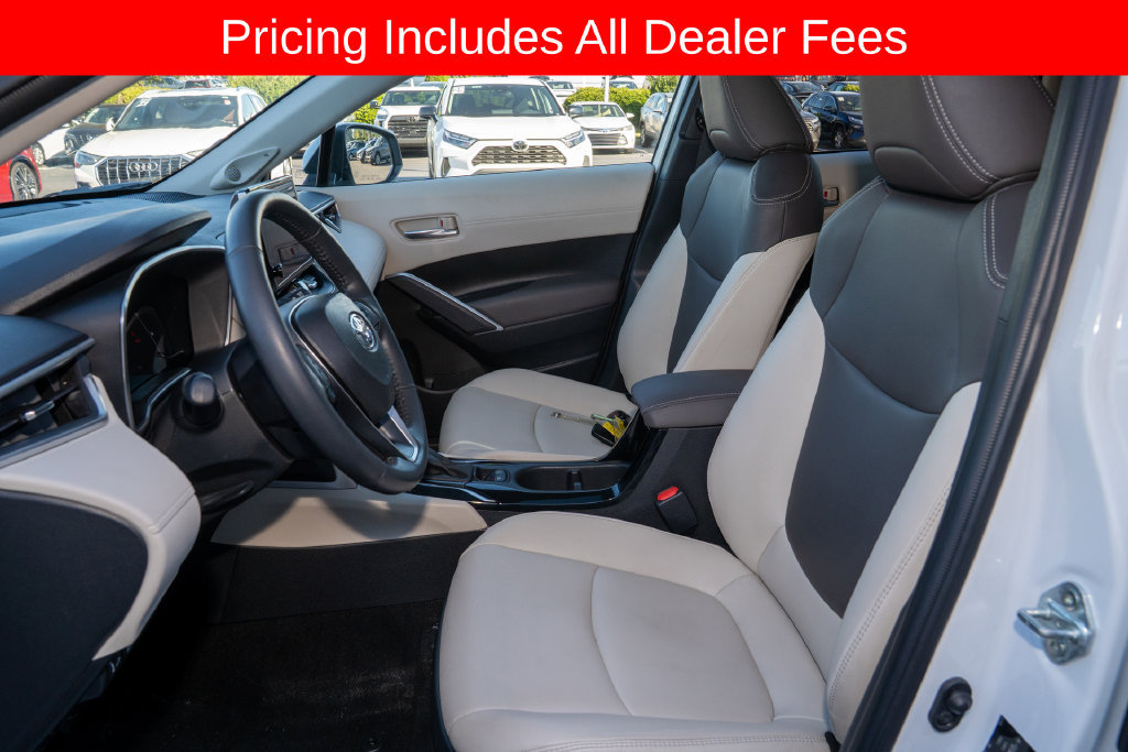 Used 2024 Toyota Corolla Cross XLE w/ Convenience Package AWD/4WD image 12