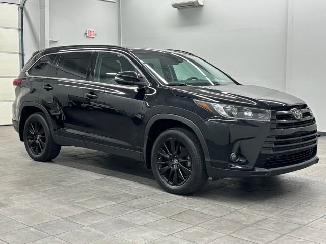 Used 2019 Toyota Highlander SE video 1