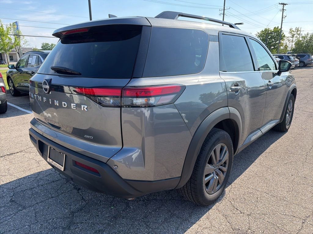 Used 2025 Nissan Pathfinder SV AWD/4WD image 5