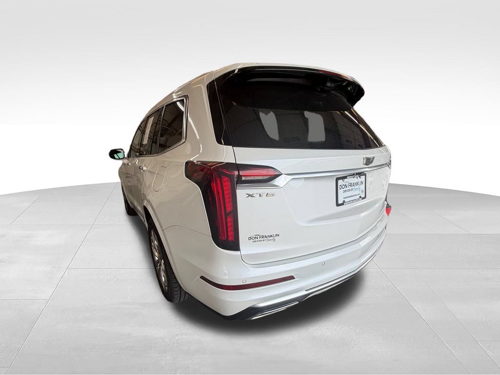 Used 2021 Cadillac XT6 Premium Luxury FWD image 3