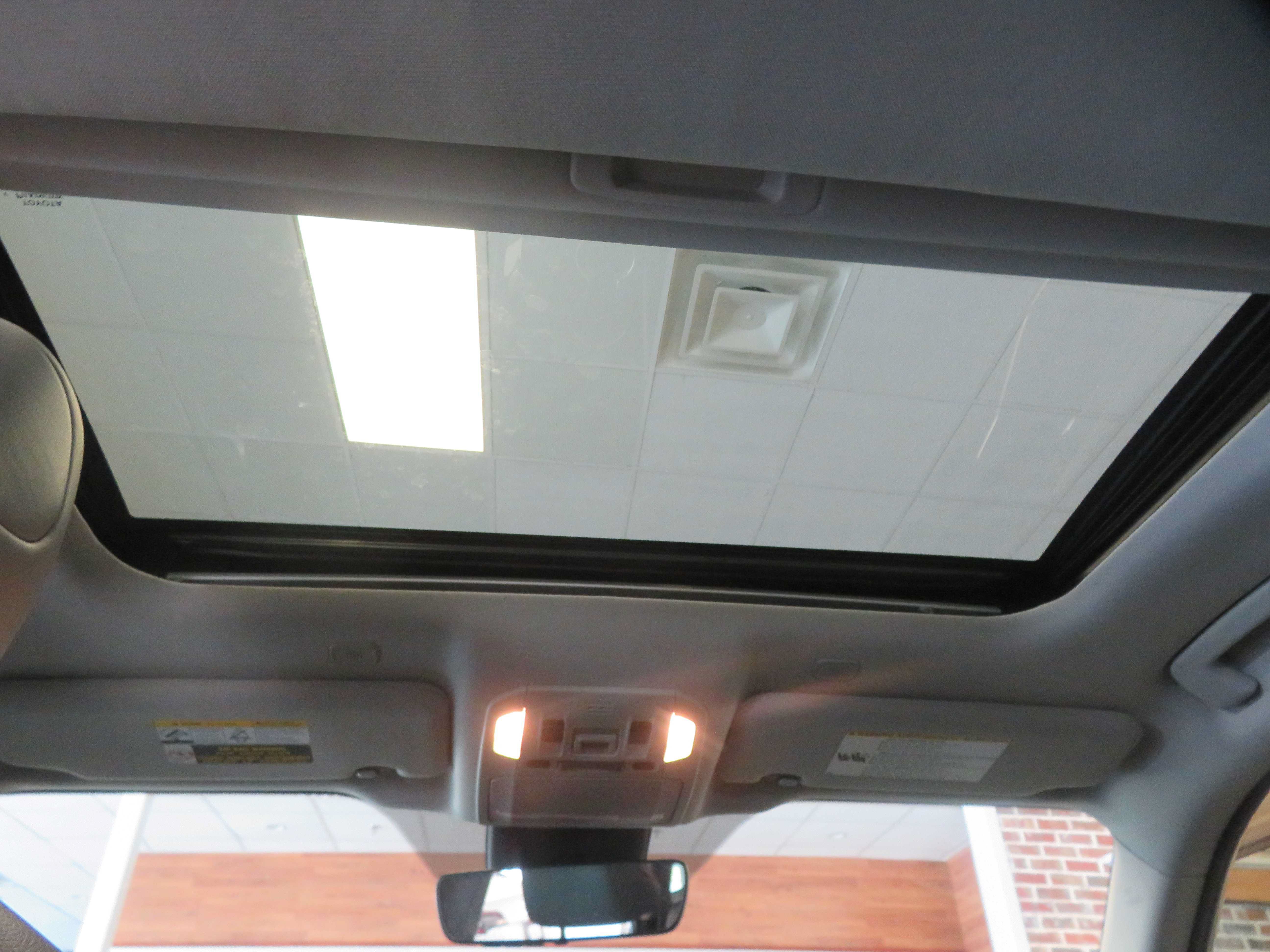 Used 2023 Toyota Highlander XLE FWD image 54