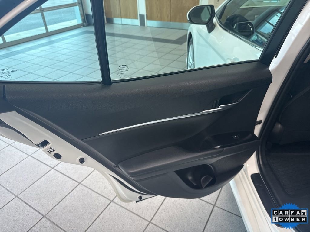 Used 2018 Toyota Camry LE w/ Convenience Package image 14