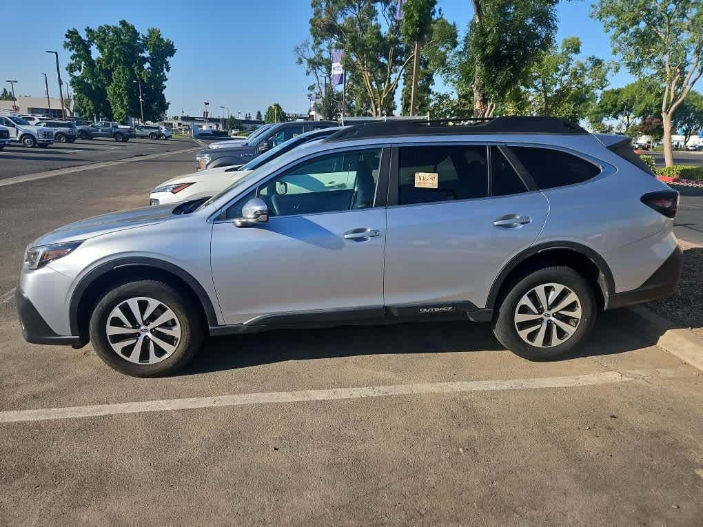 Used 2022 Subaru Outback Premium AWD/4WD image 5