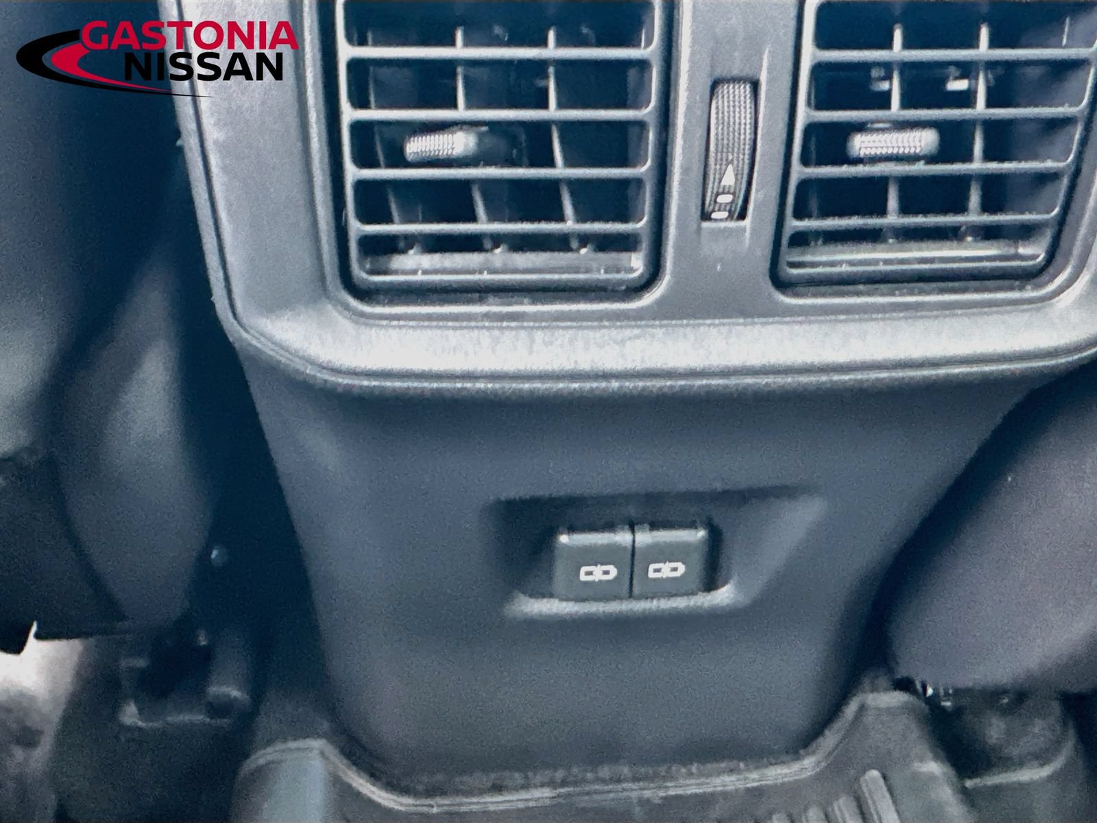 Used 2024 Toyota RAV4 XLE Premium FWD image 33