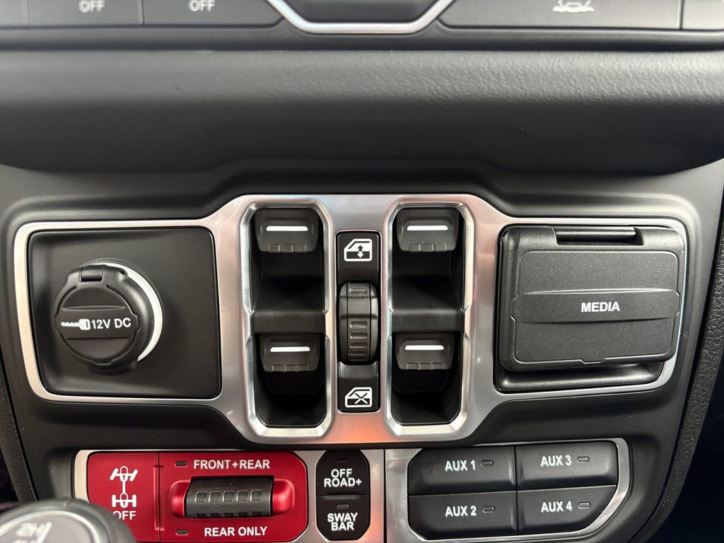 New 2026 Jeep Wrangler Rubicon w/ Whitecap Package image 10