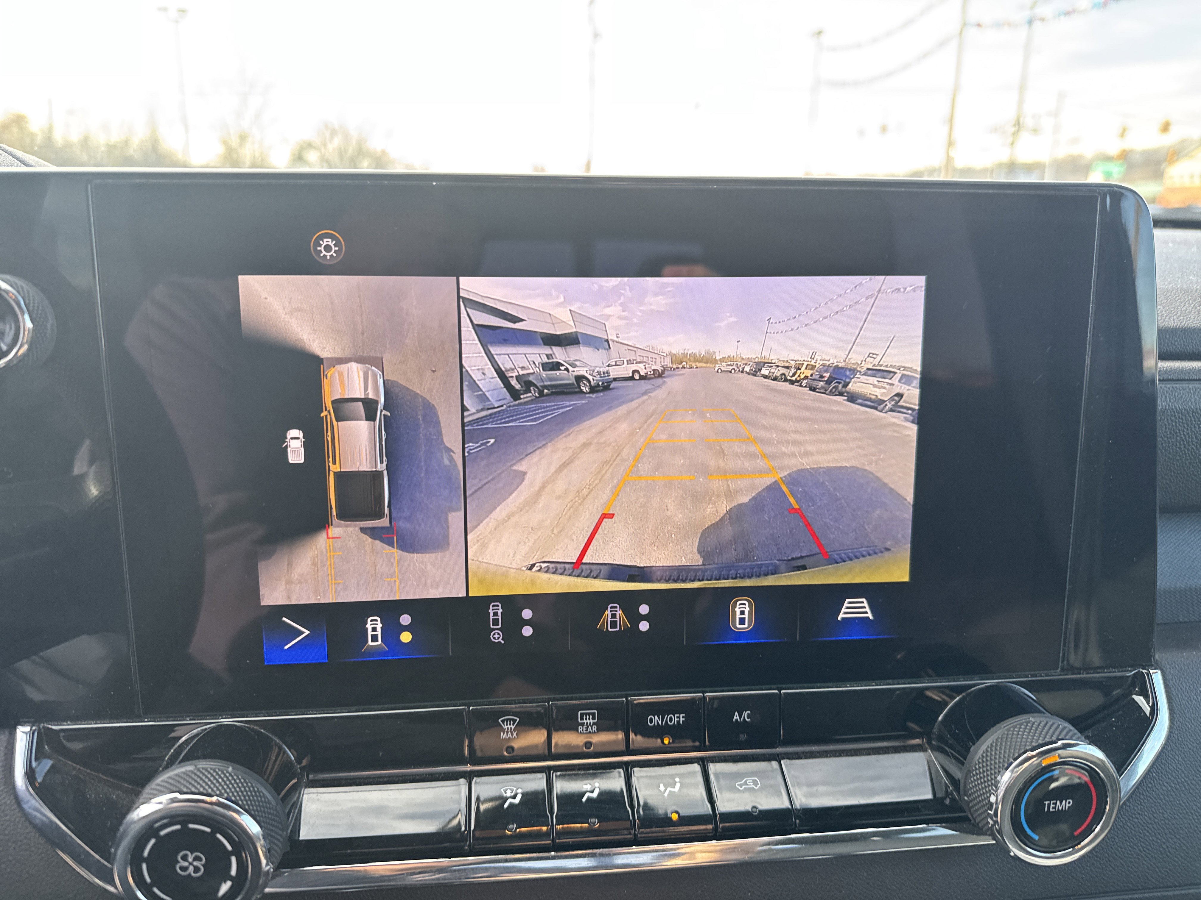 Used 2023 Chevrolet Colorado Trail Boss w/ Technology Package image 26