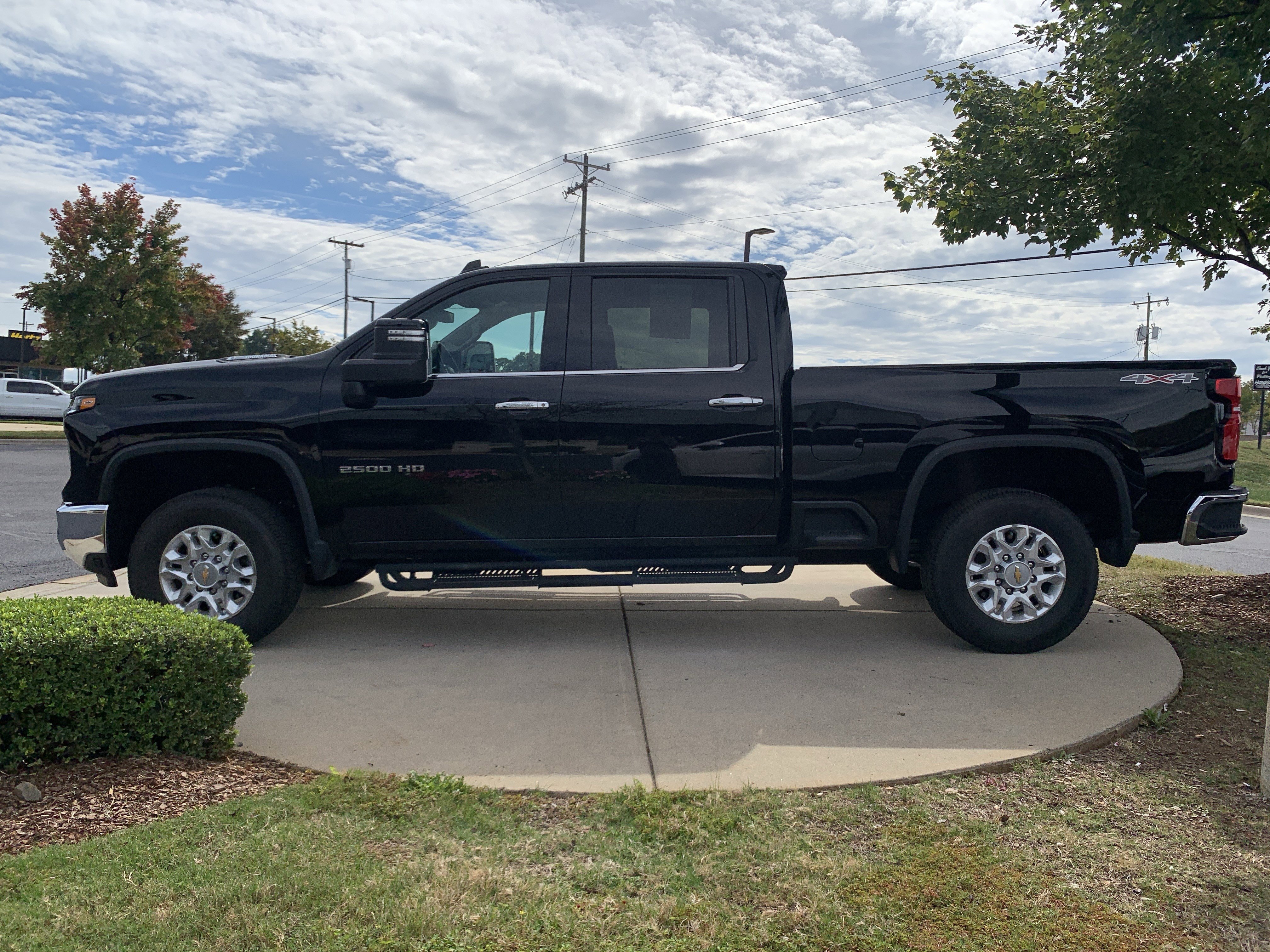 Used 2024 Chevrolet Silverado 2500 LTZ image 7