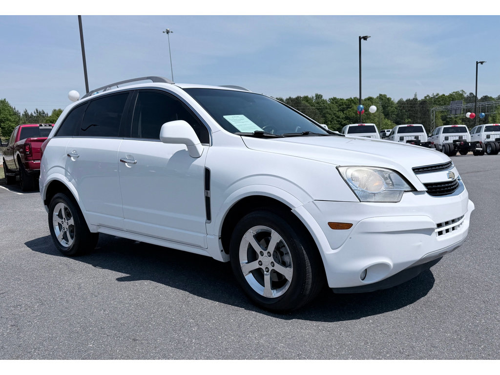 Used 2013 Chevrolet Captiva Sport LT FWD image 2