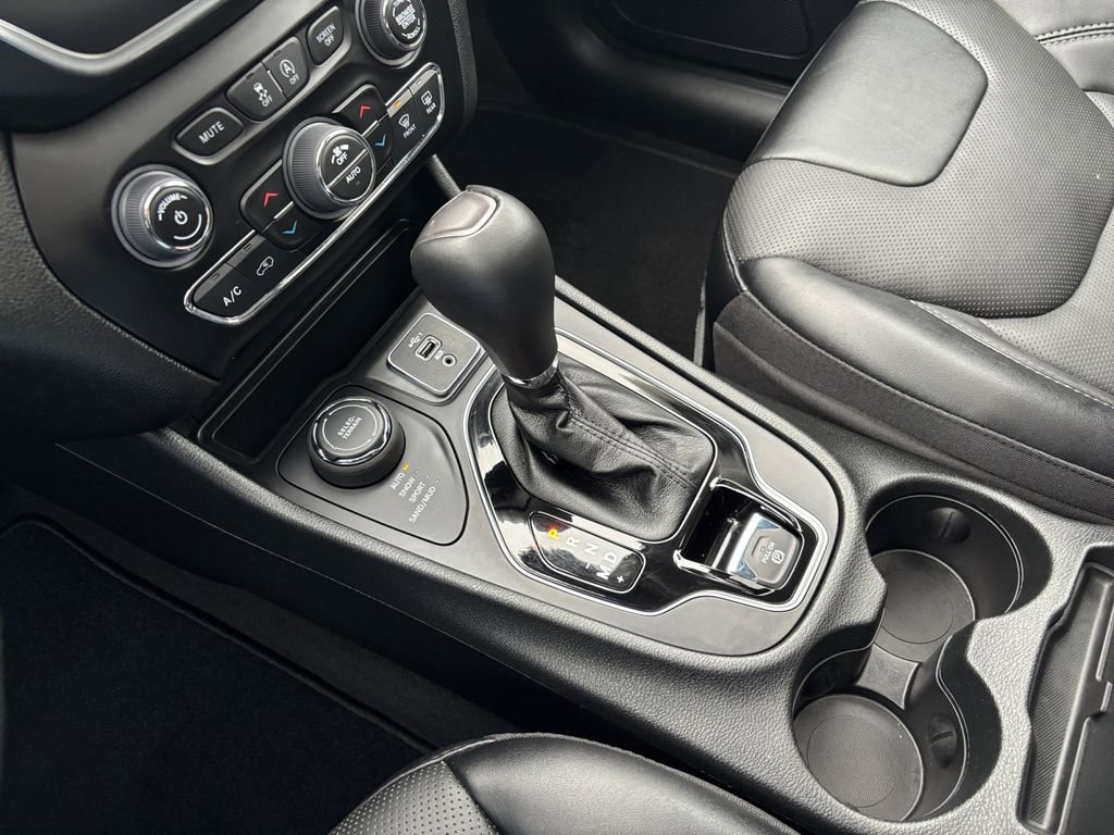 Used 2023 Jeep Cherokee Altitude Lux w/ Lux Elite Package image 21