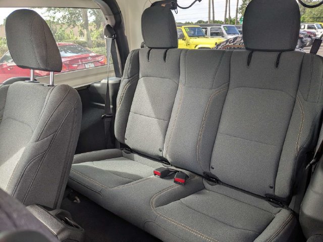 Used 2025 Jeep Wrangler Sport AWD/4WD image 16