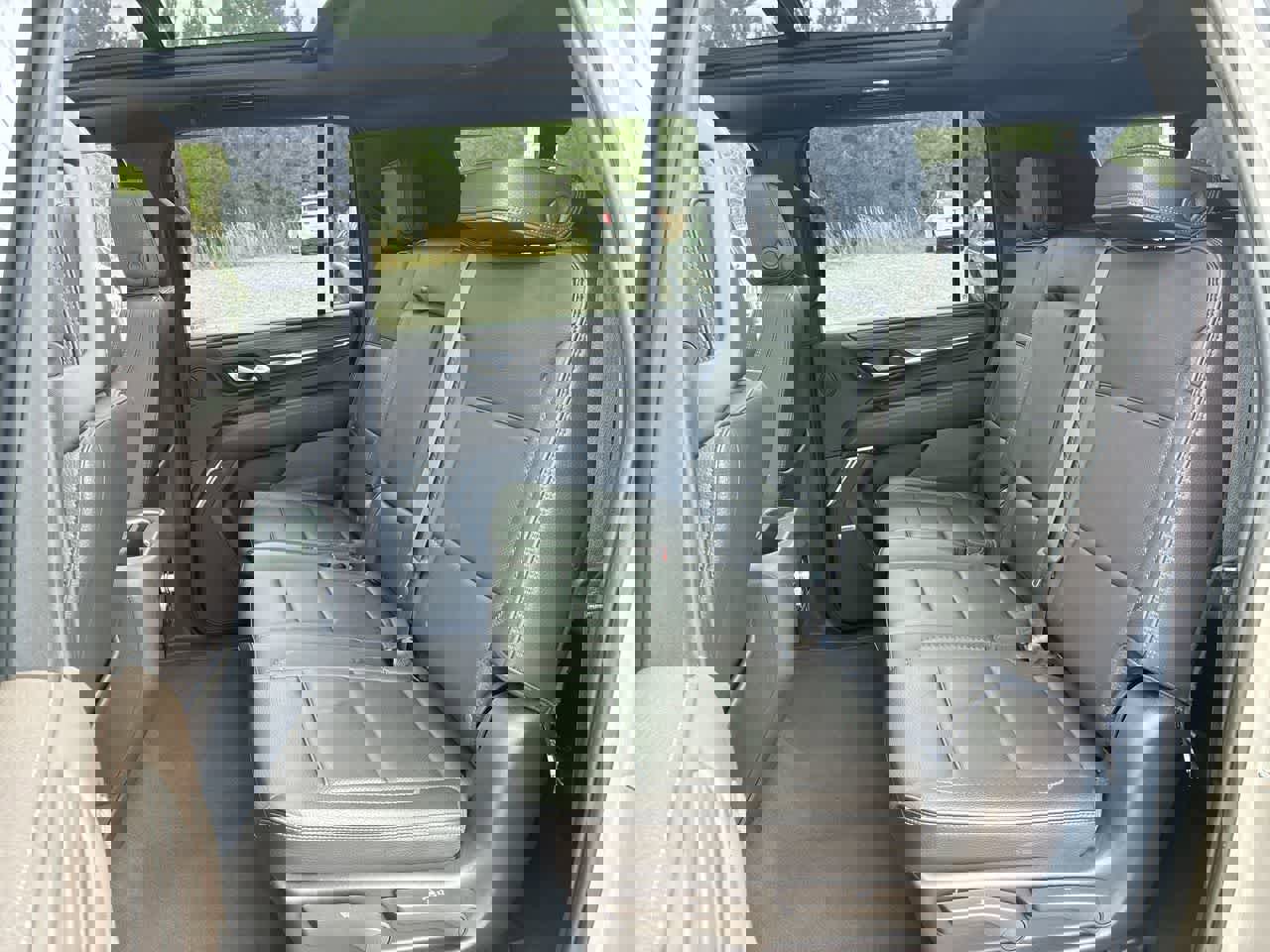 Used 2024 GMC Yukon XL Denali image 25