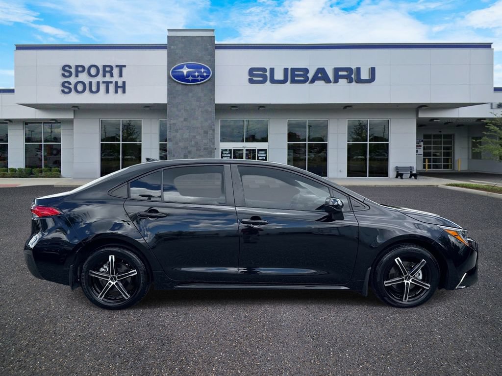 Used 2025 Toyota Corolla LE FWD image 2