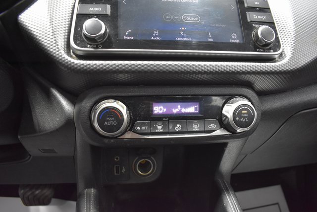 Used 2020 Nissan Kicks SV image 18