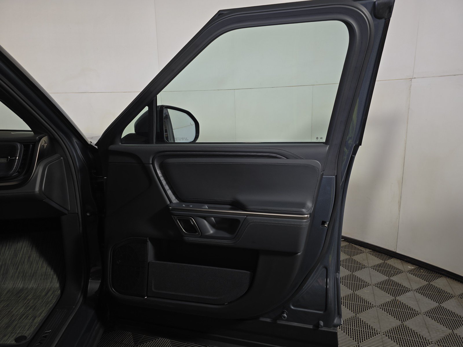 Used 2023 Rivian R1T Adventure AWD/4WD image 18