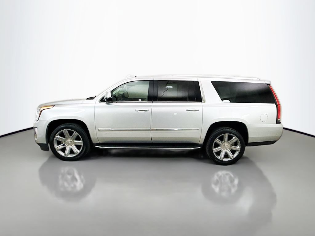 Used 2017 Cadillac Escalade ESV Luxury AWD/4WD image 4