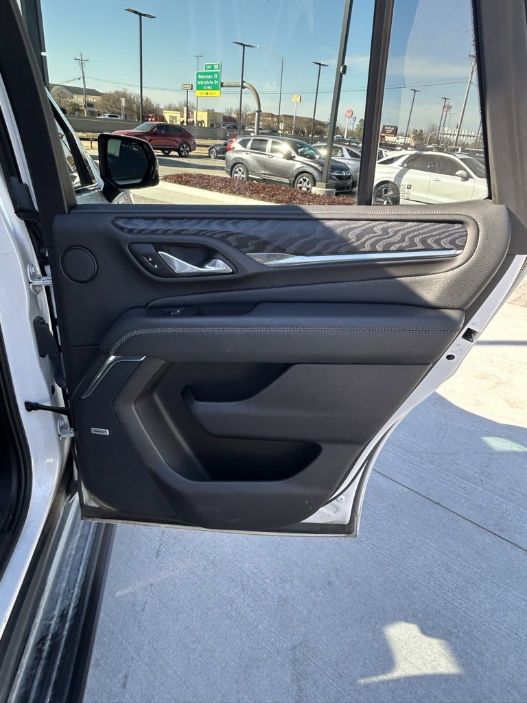 Used 2023 GMC Yukon Denali image 7