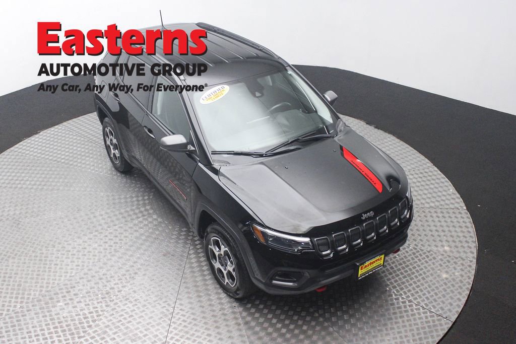 Used 2022 Jeep Compass Trailhawk w/ Trailhawk Elite Group AWD/4WD image 3