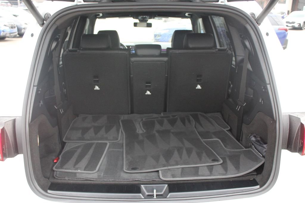 Used 2023 Mercedes-Benz GLB 250 4MATIC w/ Premium Package image 27