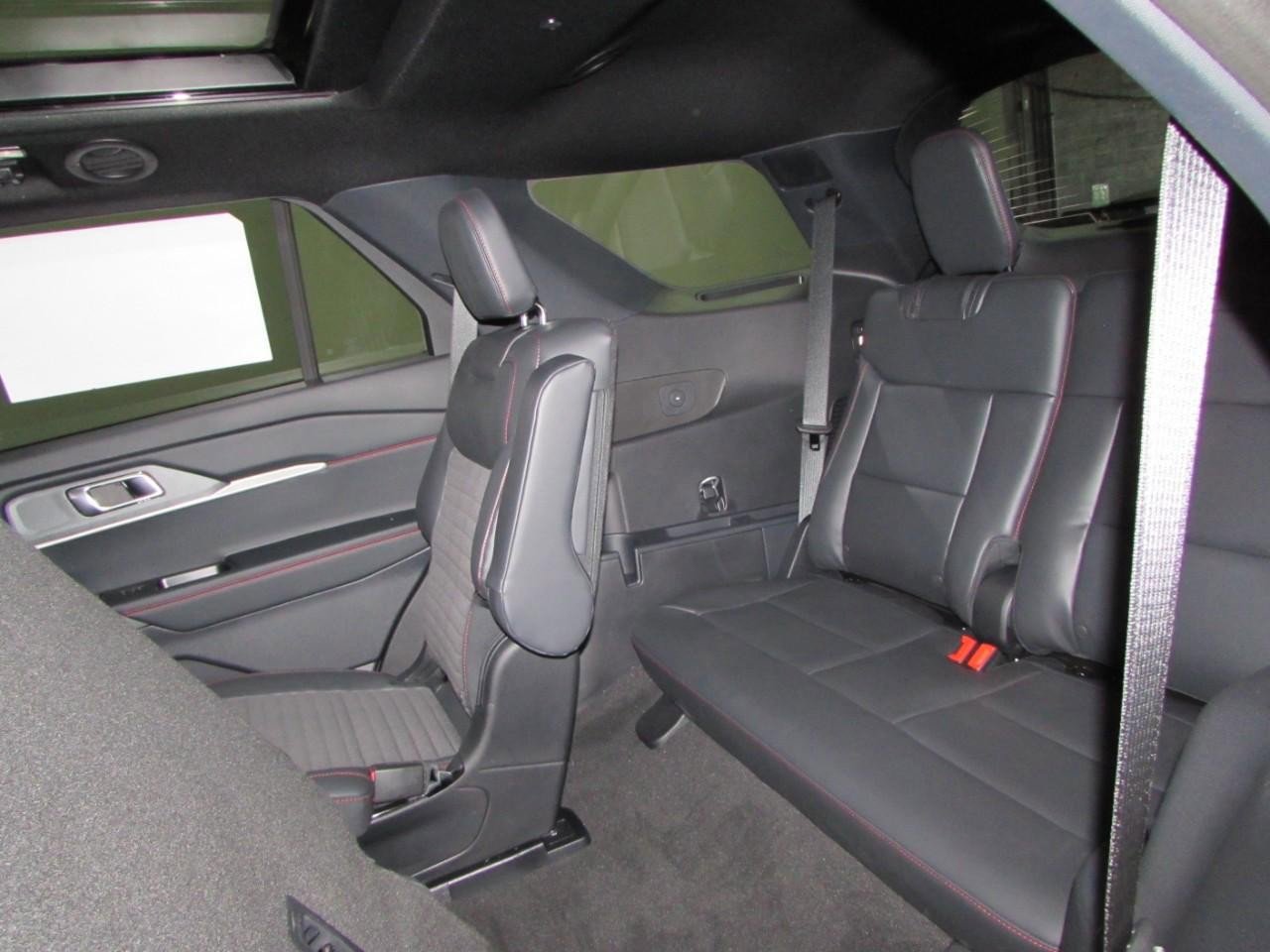 New 2026 Ford Explorer ST-Line w/ ST-Line Street Pack AWD/4WD image 28