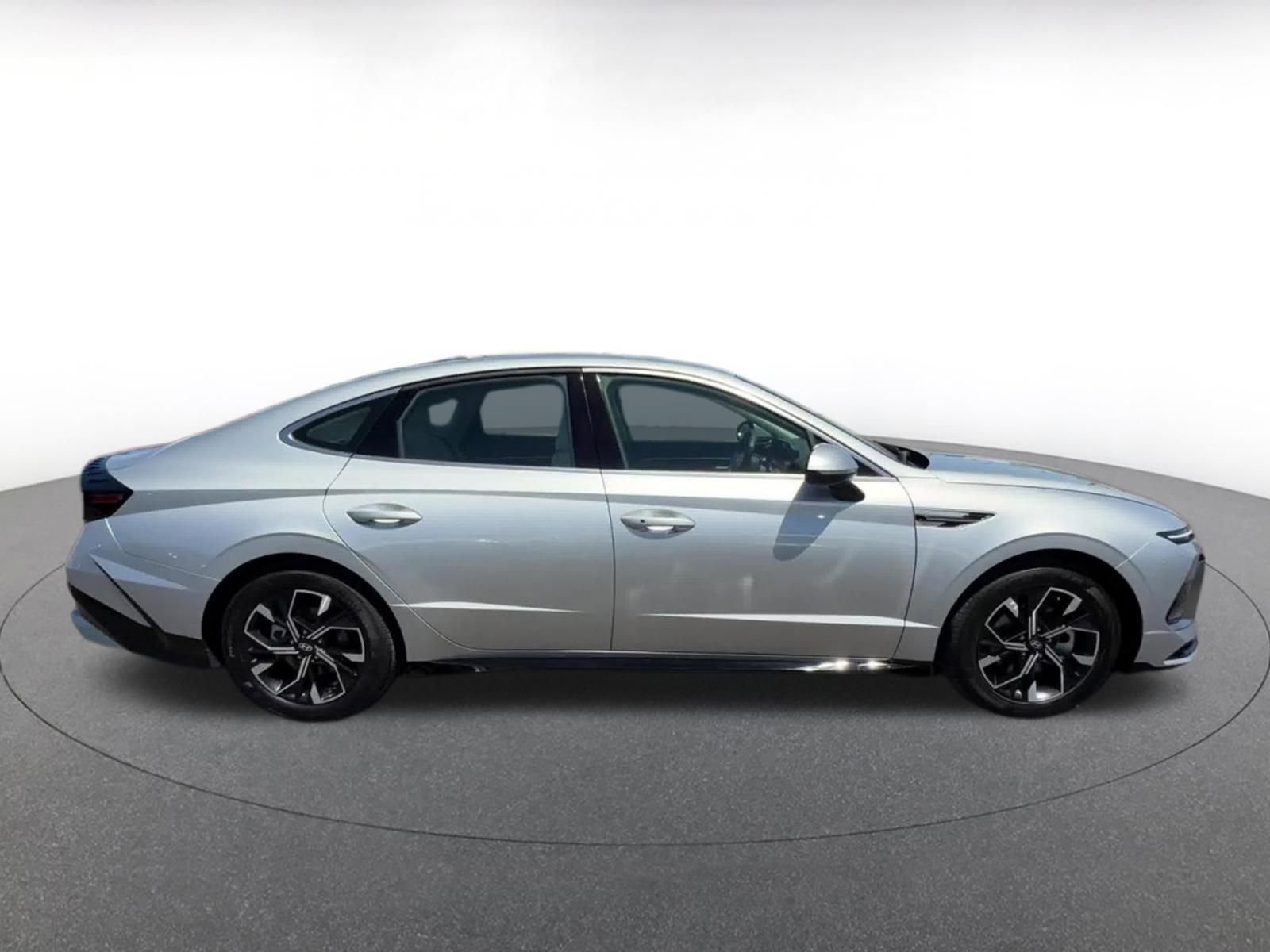 Used 2025 Hyundai Sonata SEL FWD image 16