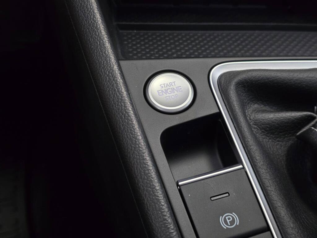 New 2026 Volkswagen Jetta SE FWD image 30