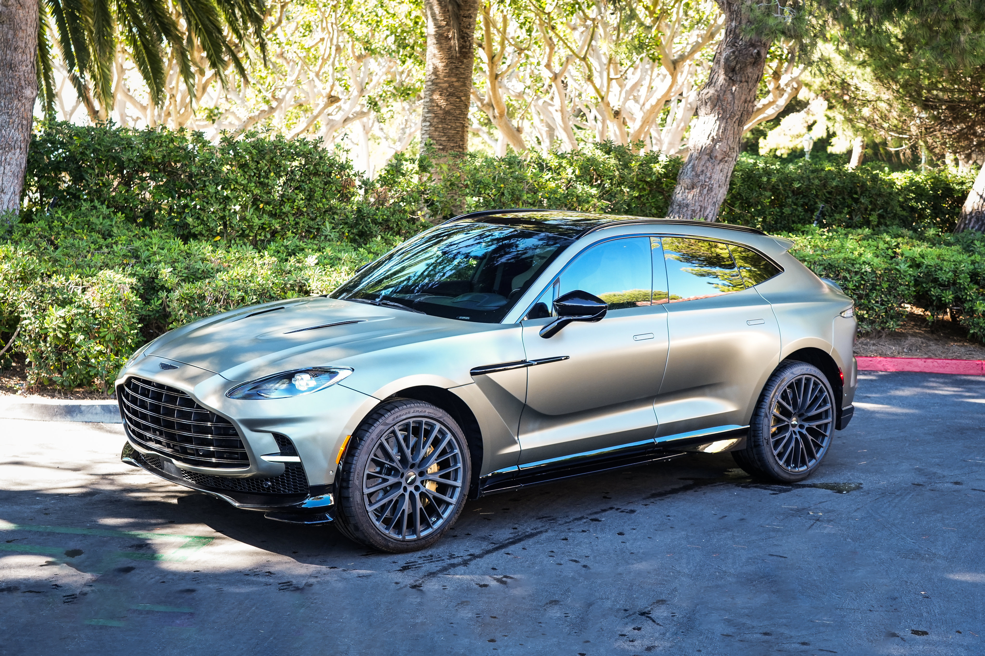 Used 2024 Aston Martin DBX 707 AWD/4WD image 2