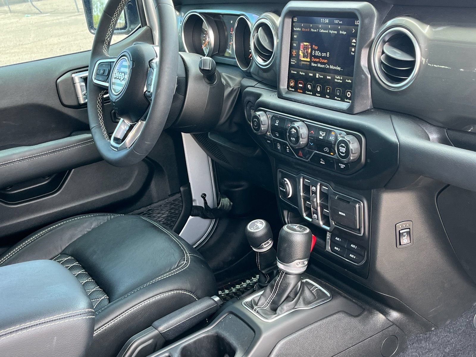 Used 2023 Jeep Wrangler Unlimited Sahara w/ LED Lighting Group AWD/4WD image 8
