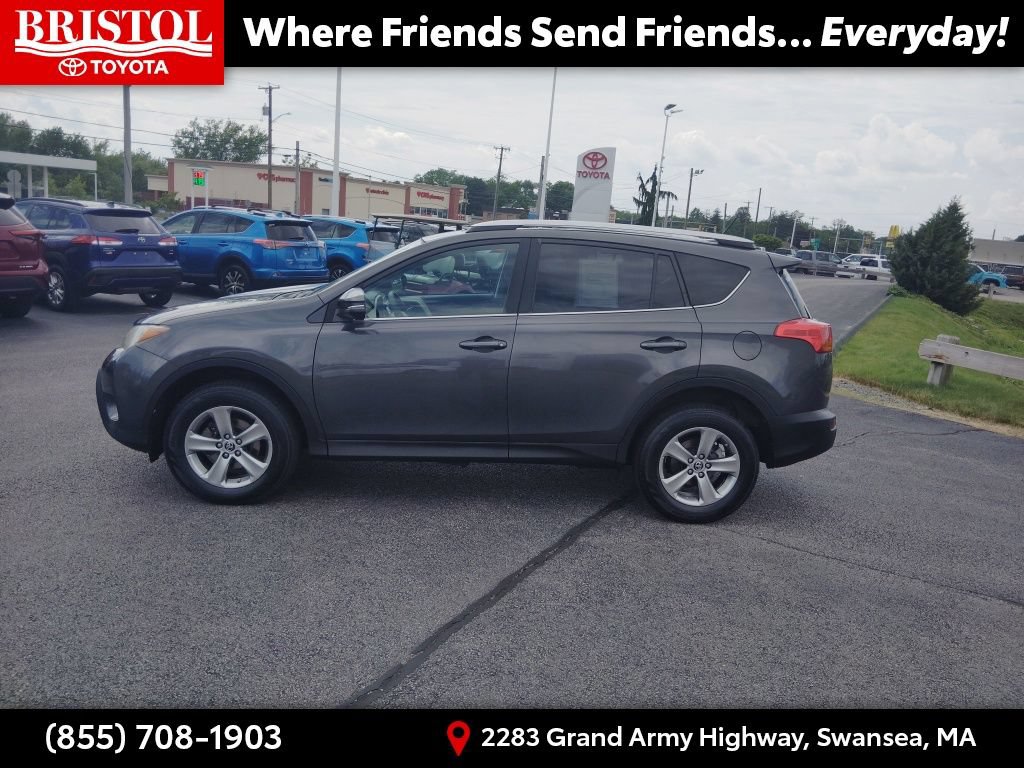 Used 2015 Toyota RAV4 XLE AWD/4WD image 4