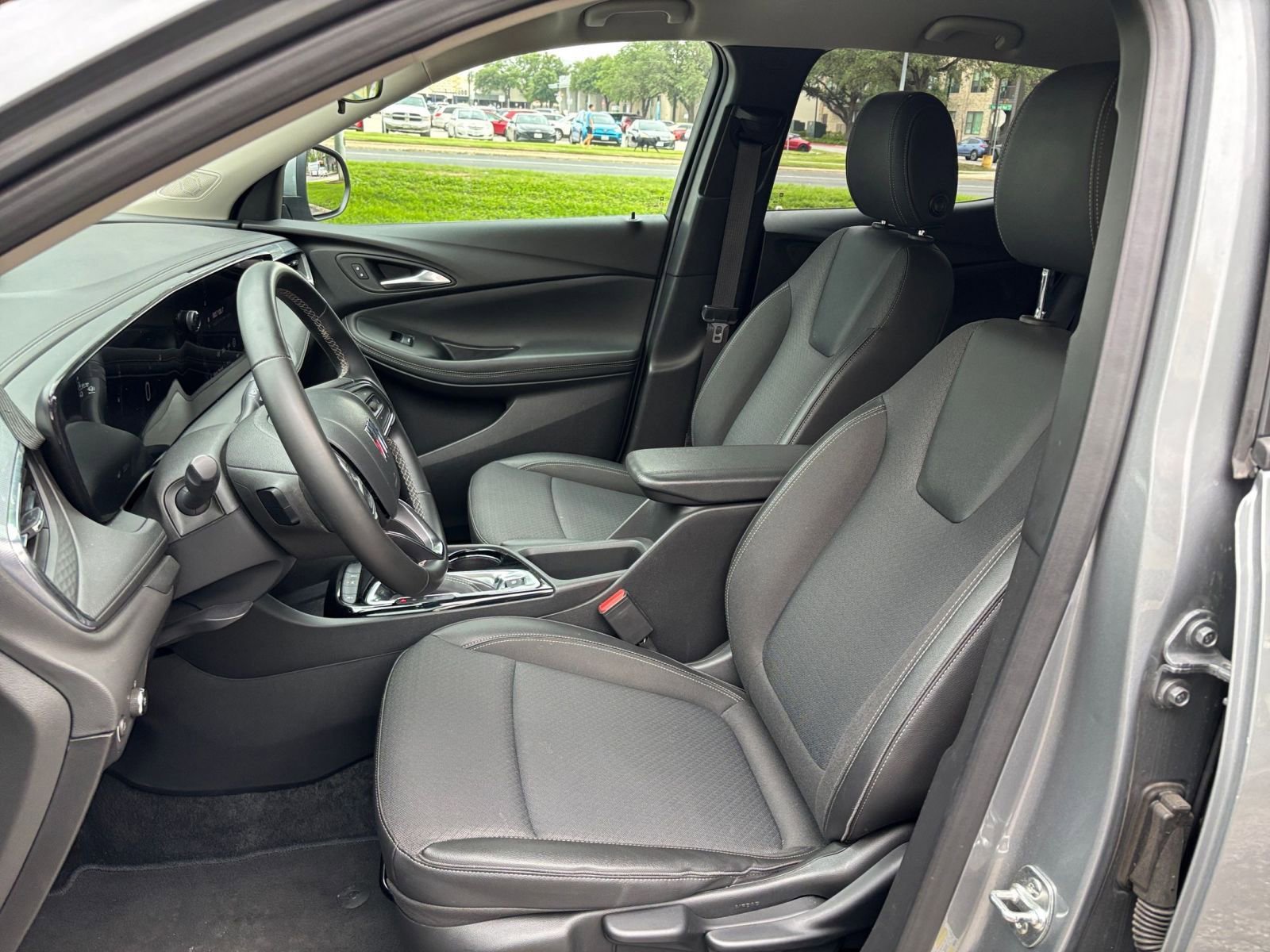 Used 2025 Buick Encore GX Preferred FWD image 31