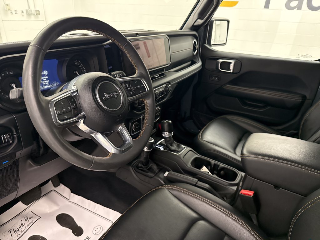 Used 2024 Jeep Wrangler Unlimited Sahara AWD/4WD image 10