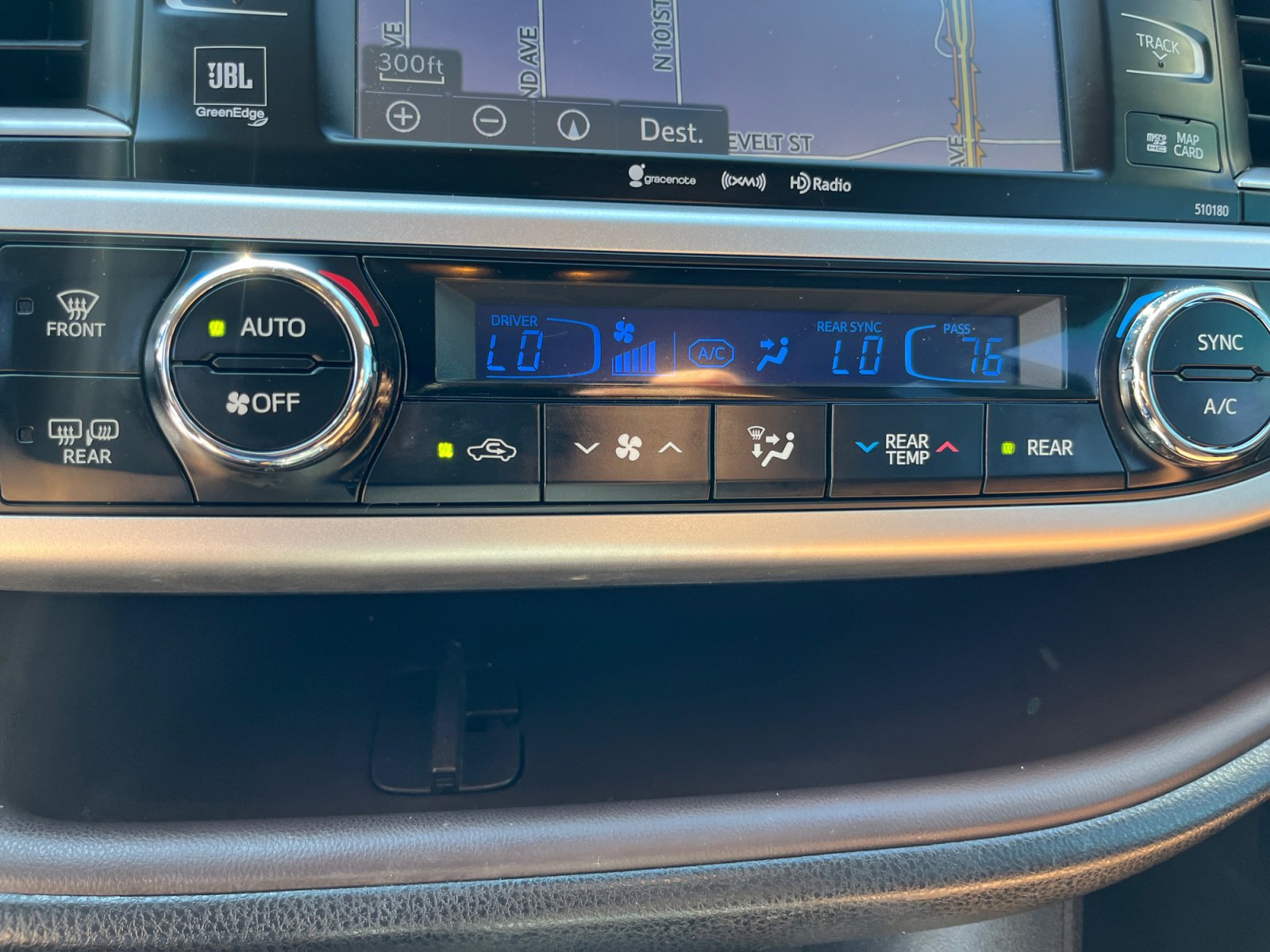 Used 2018 Toyota Highlander Limited Platinum image 24