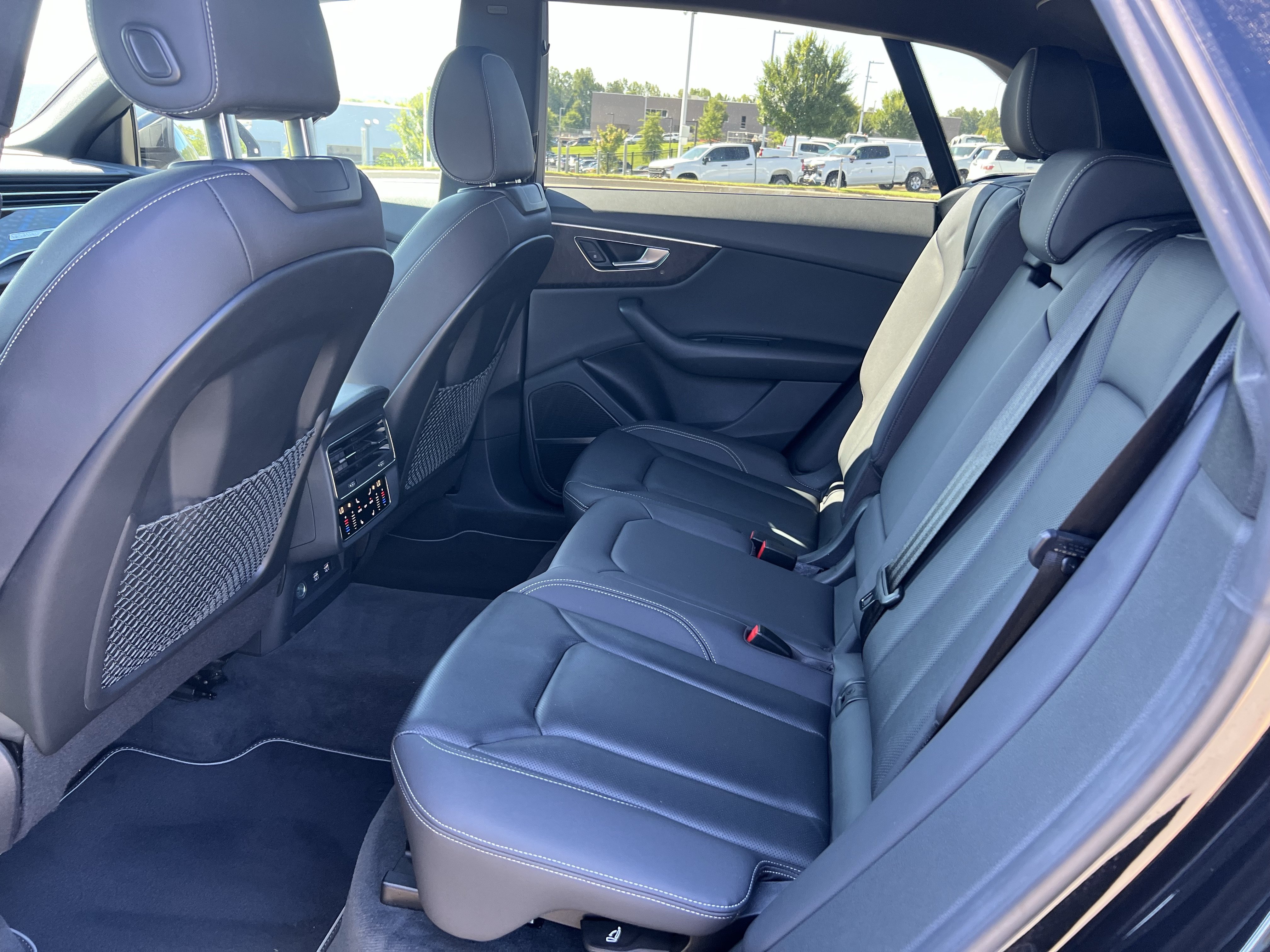 Used 2019 Audi Q8 Premium Plus AWD/4WD image 30
