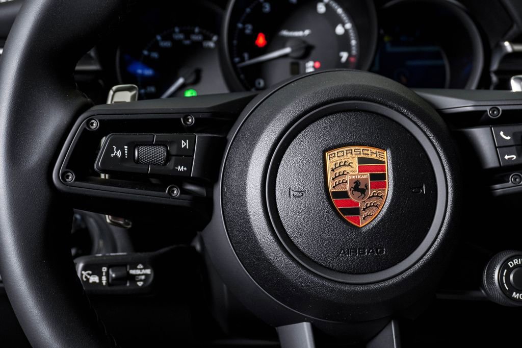 New 2026 Porsche Macan Turbo image 20