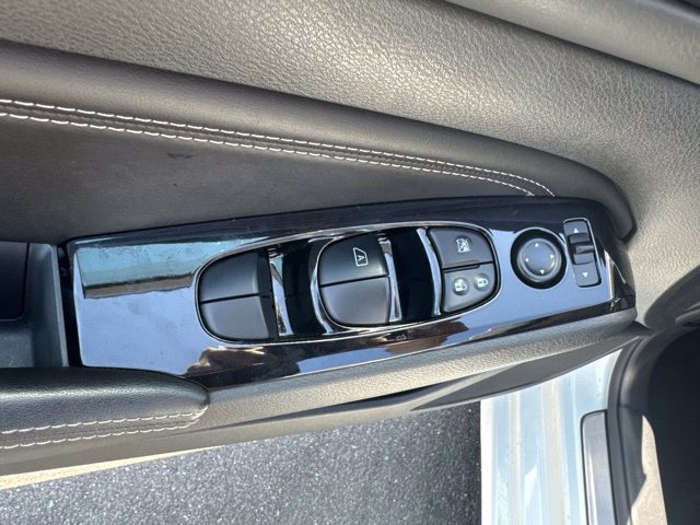 Used 2023 Nissan Altima 2.5 SL AWD/4WD image 7