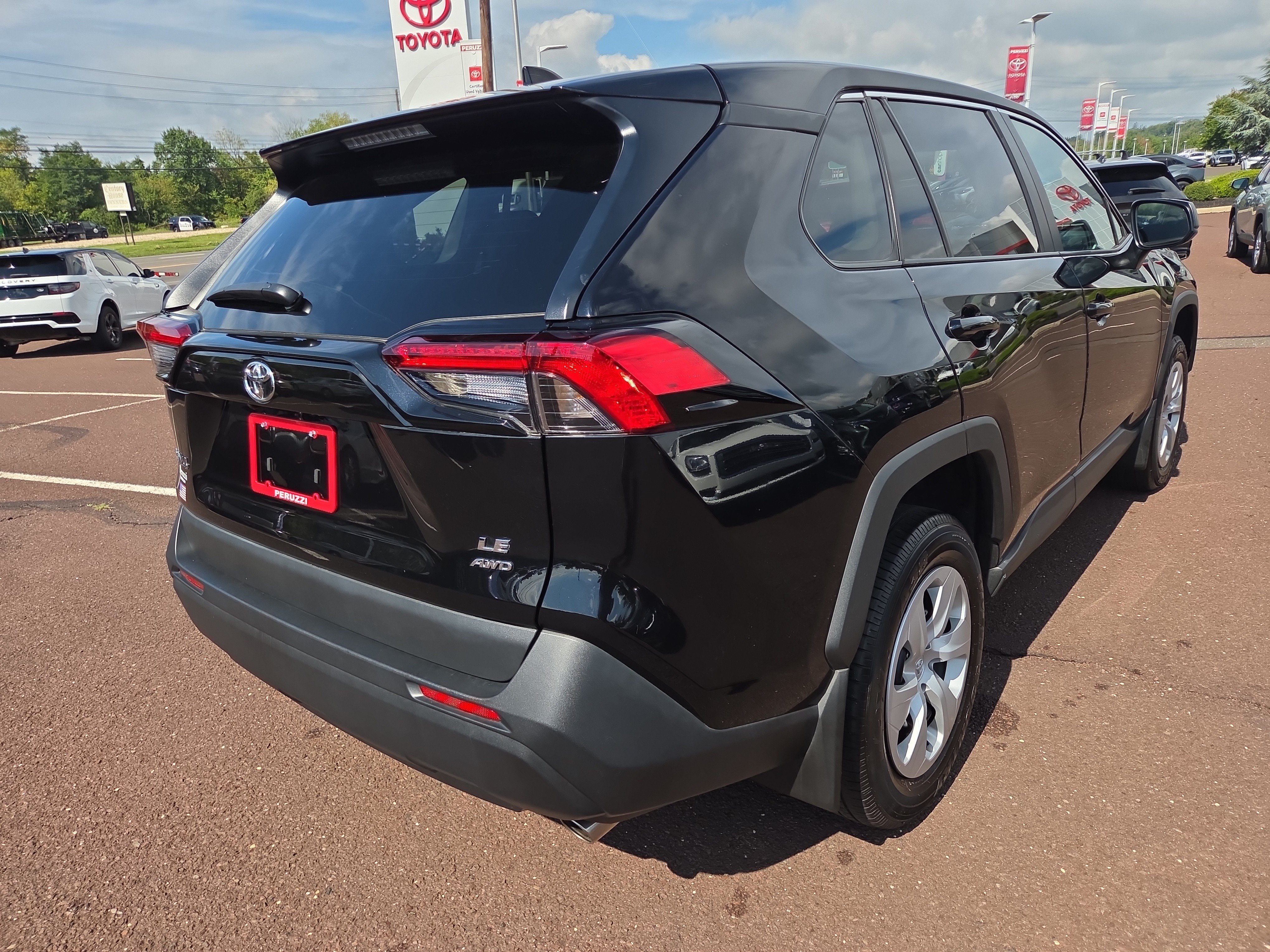 Certified 2023 Toyota RAV4 LE AWD/4WD image 3