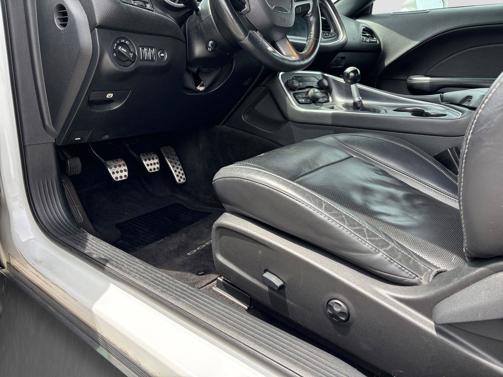 Used 2015 Dodge Challenger R/T Plus RWD image 34