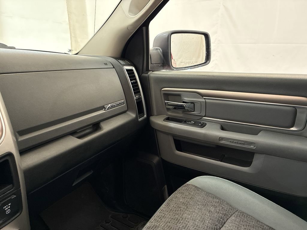 Used 2017 RAM 1500 Big Horn AWD/4WD image 24