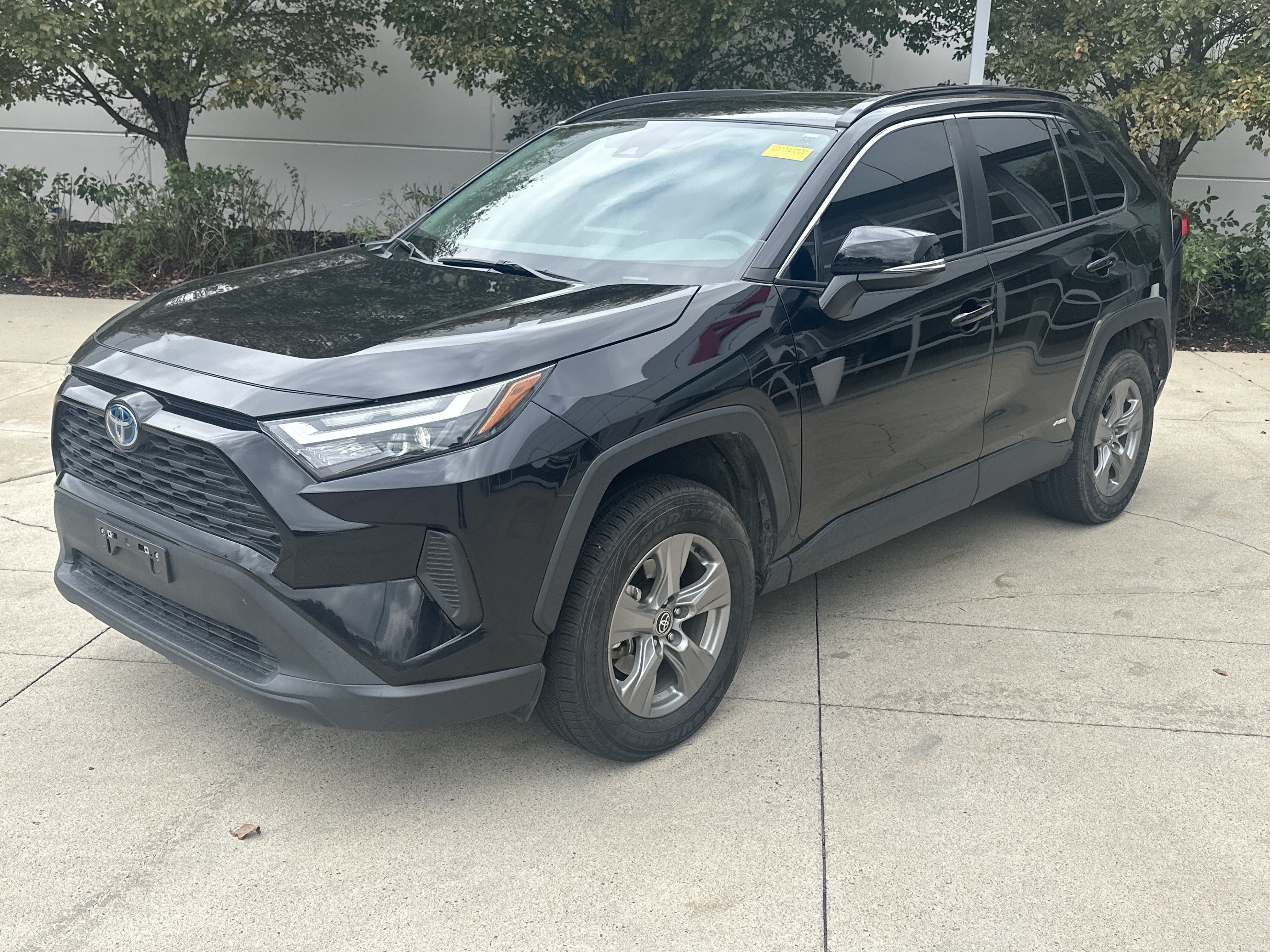 Used 2024 Toyota RAV4 XLE w/ Convenience Package AWD/4WD image 3