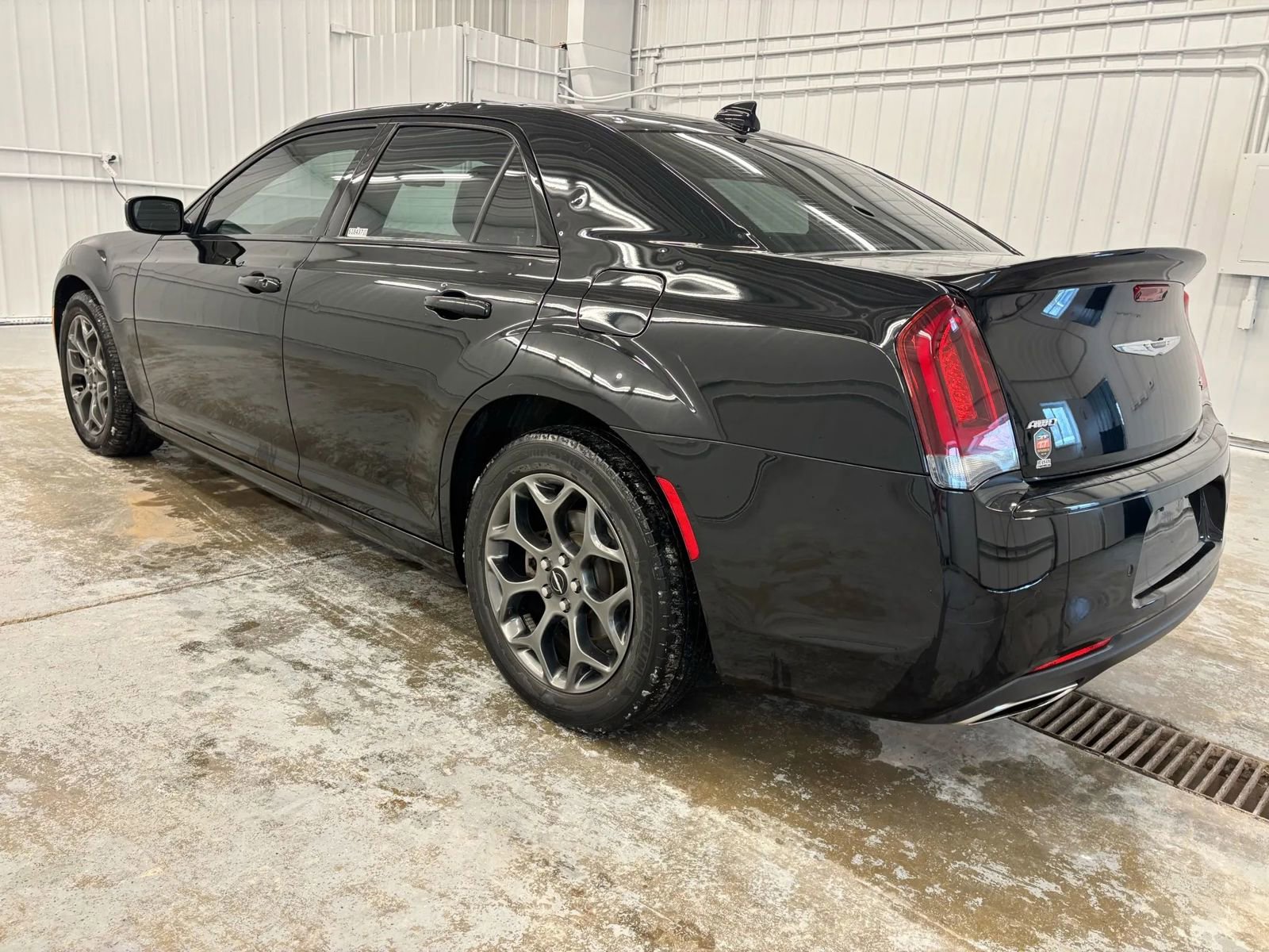 Used 2018 Chrysler 300 S w/ 300S Premium Group 2 image 7
