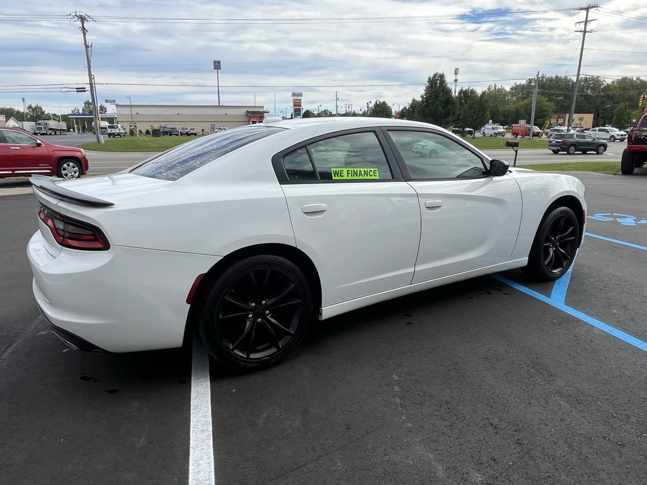 Used 2016 Dodge Charger SXT w/ Blacktop Package RWD image 5