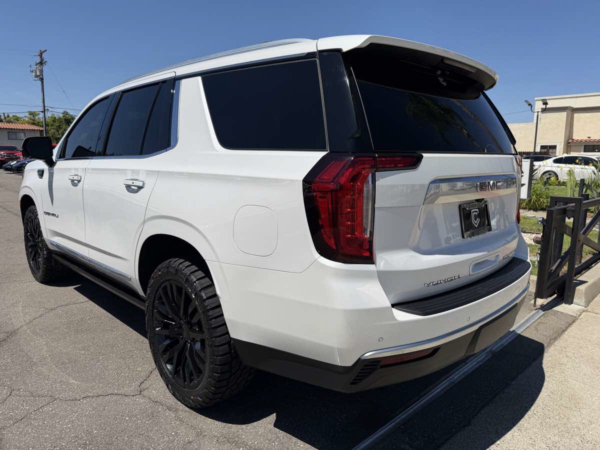 Used 2023 GMC Yukon Denali AWD/4WD image 4