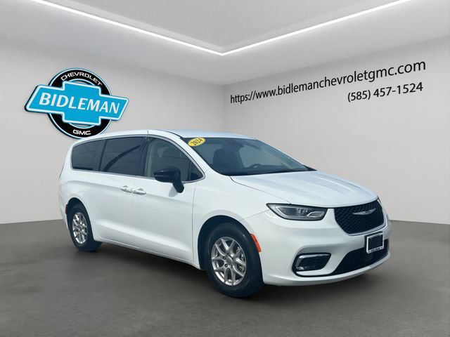 Used 2024 Chrysler Pacifica Touring-L