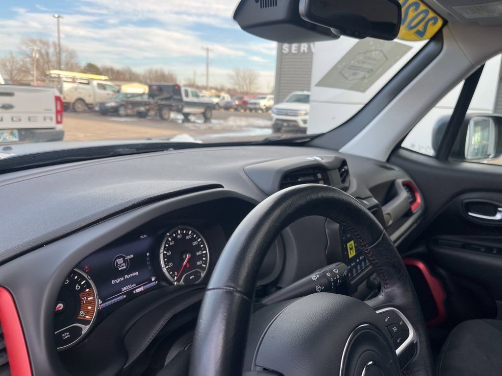 Used 2020 Jeep Renegade Trailhawk w/ Cold Weather Group image 21